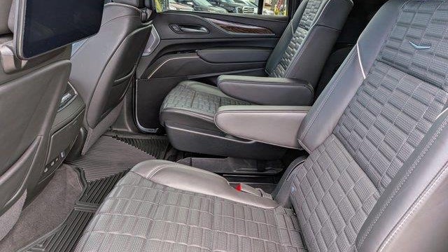 2023 Cadillac Escalade ESV Sport Platinum