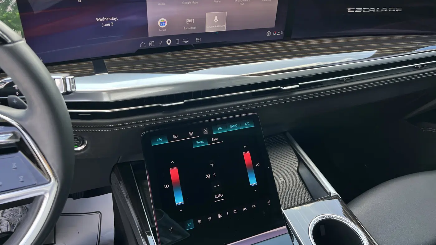 2025 Cadillac Escalade Luxury