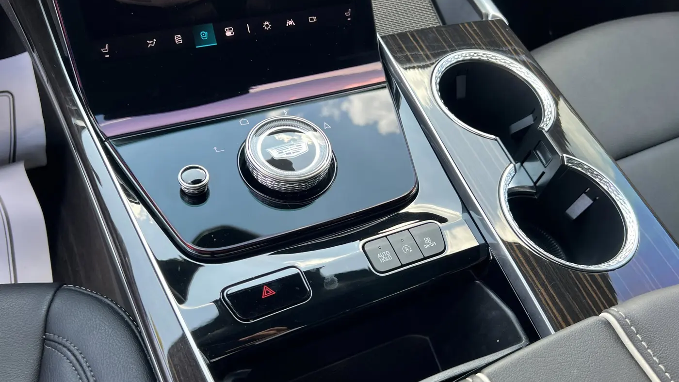 2025 Cadillac Escalade Luxury