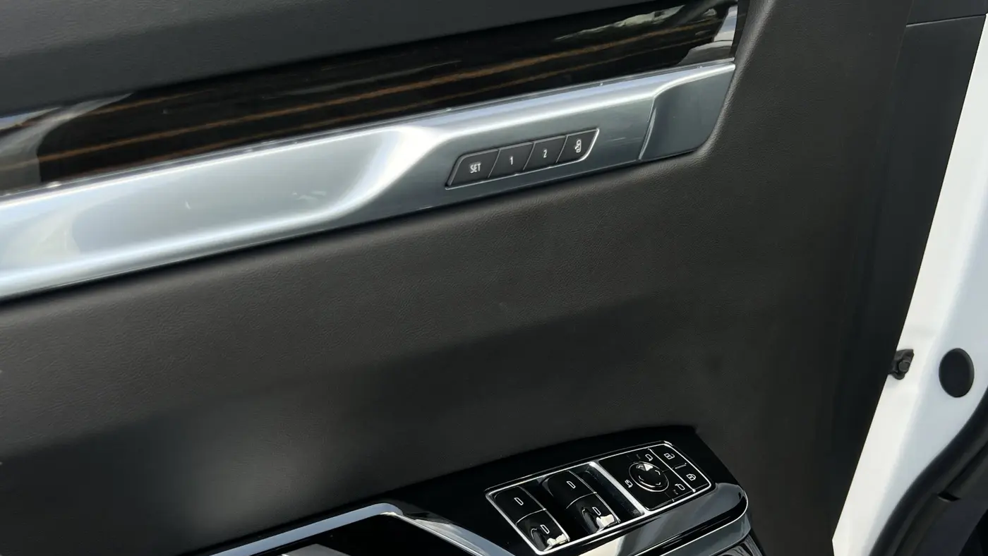 2025 Cadillac Escalade Luxury