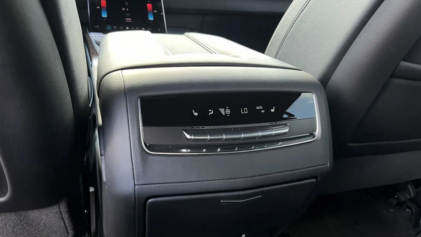 2025 Cadillac Escalade Luxury