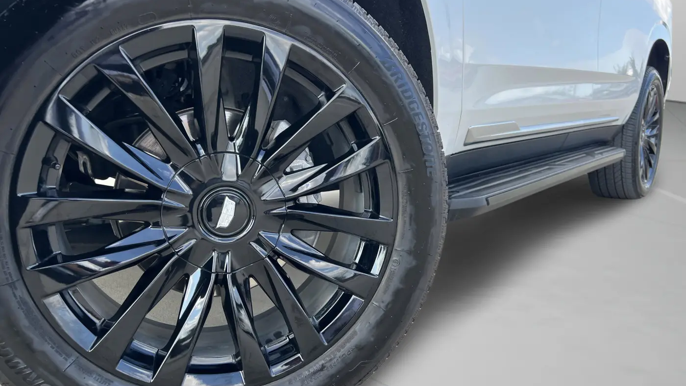 2025 Cadillac Escalade Luxury
