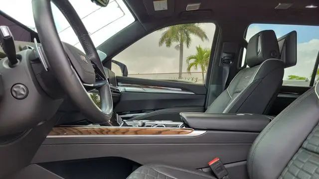 2025 Cadillac Escalade Sport Platinum