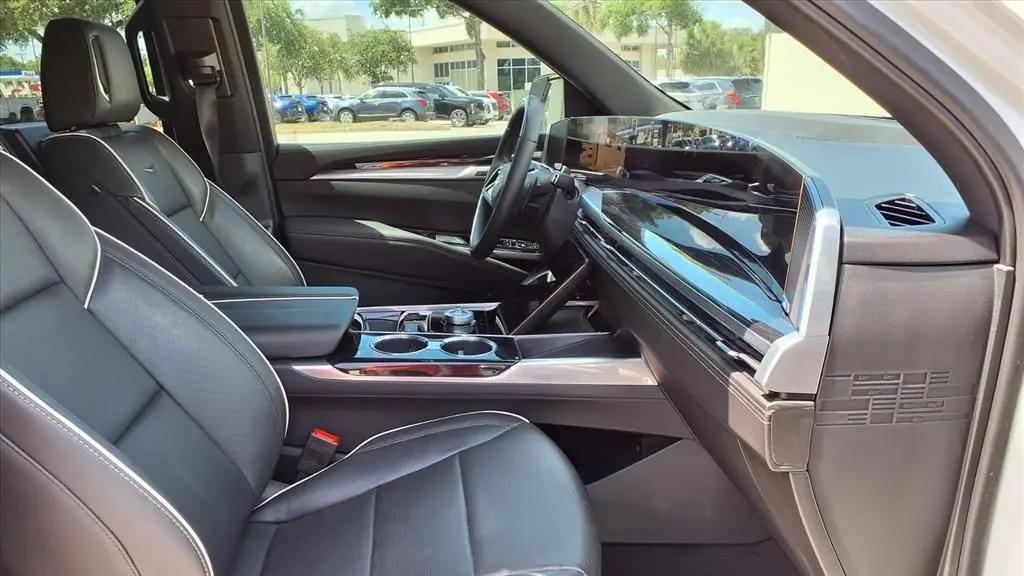 2025 Cadillac Escalade ESV Sport