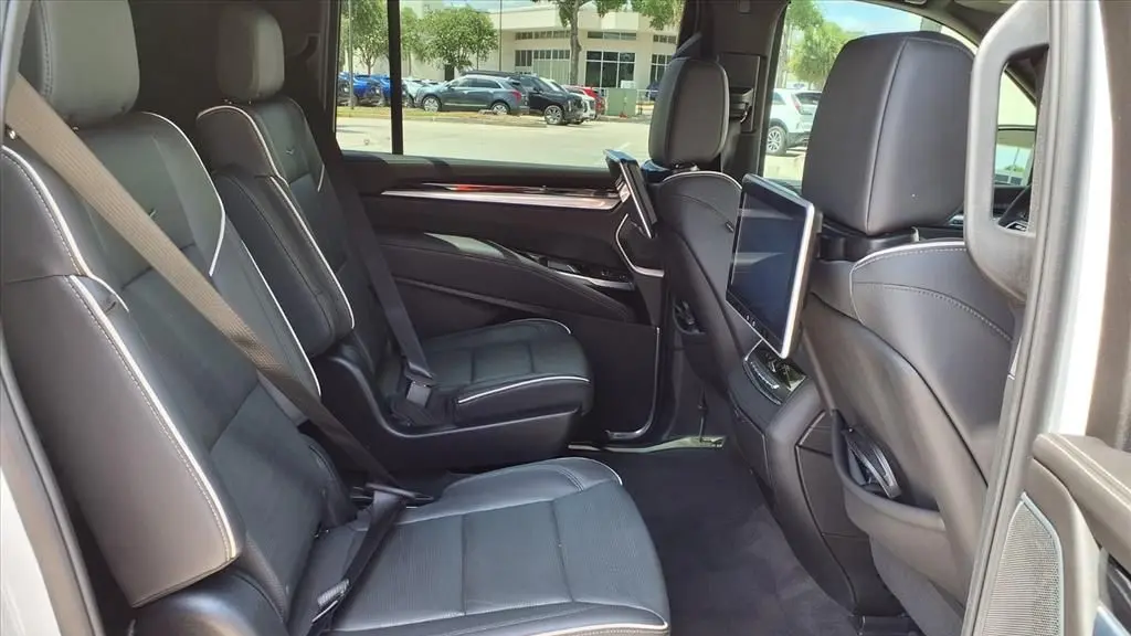 2025 Cadillac Escalade ESV Sport