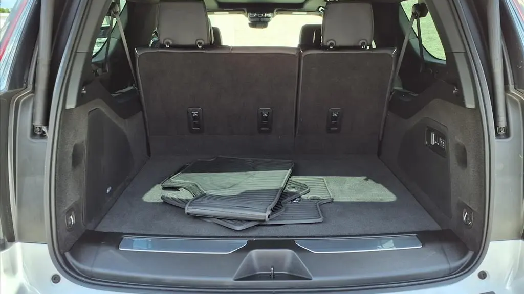 2025 Cadillac Escalade ESV Sport