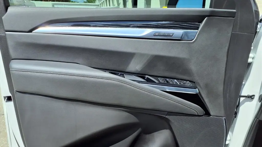 2025 Cadillac Escalade ESV Sport