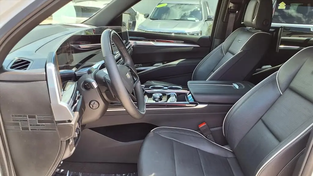 2025 Cadillac Escalade ESV Sport