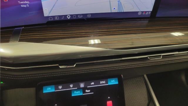 2025 Cadillac Escalade Luxury