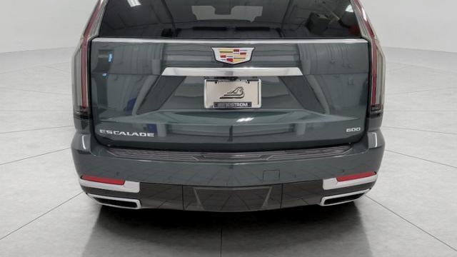 2025 Cadillac Escalade Luxury