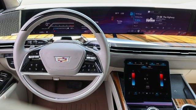 2025 Cadillac Escalade Premium Luxury Platinum