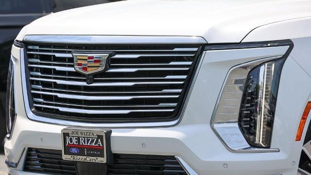 2025 Cadillac Escalade Premium Luxury Platinum