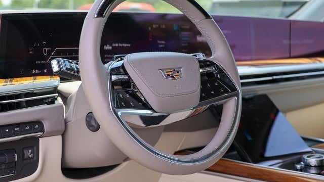2025 Cadillac Escalade Premium Luxury Platinum