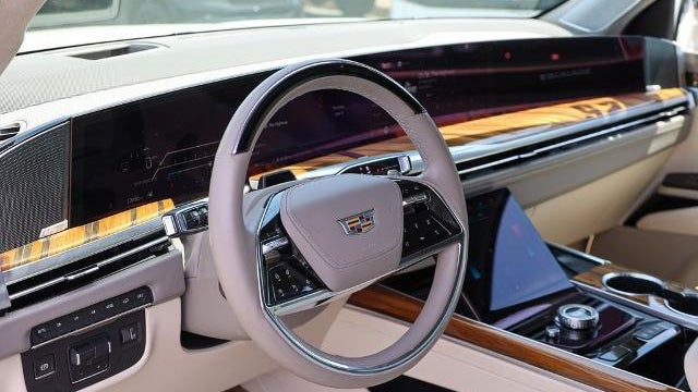 2025 Cadillac Escalade Premium Luxury Platinum