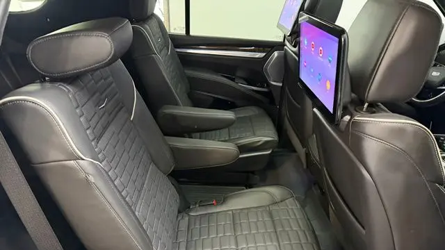 2025 Cadillac Escalade Sport Platinum