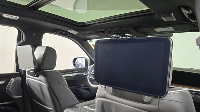 2025 Cadillac Escalade Sport Platinum