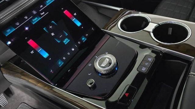 2025 Cadillac Escalade Sport Platinum