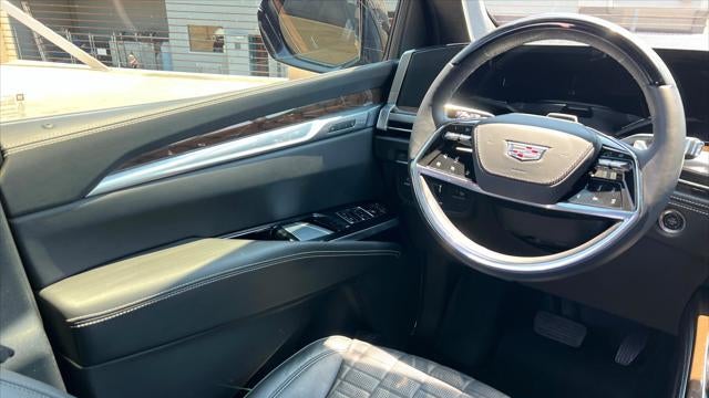 2025 Cadillac Escalade Sport Platinum