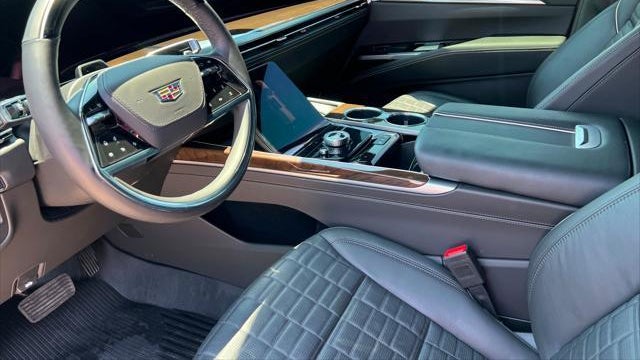 2025 Cadillac Escalade Sport Platinum