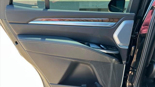 2025 Cadillac Escalade Sport Platinum