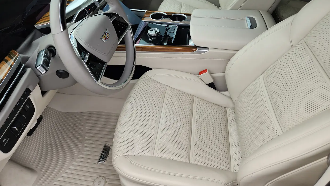 2025 Cadillac Escalade Sport Platinum