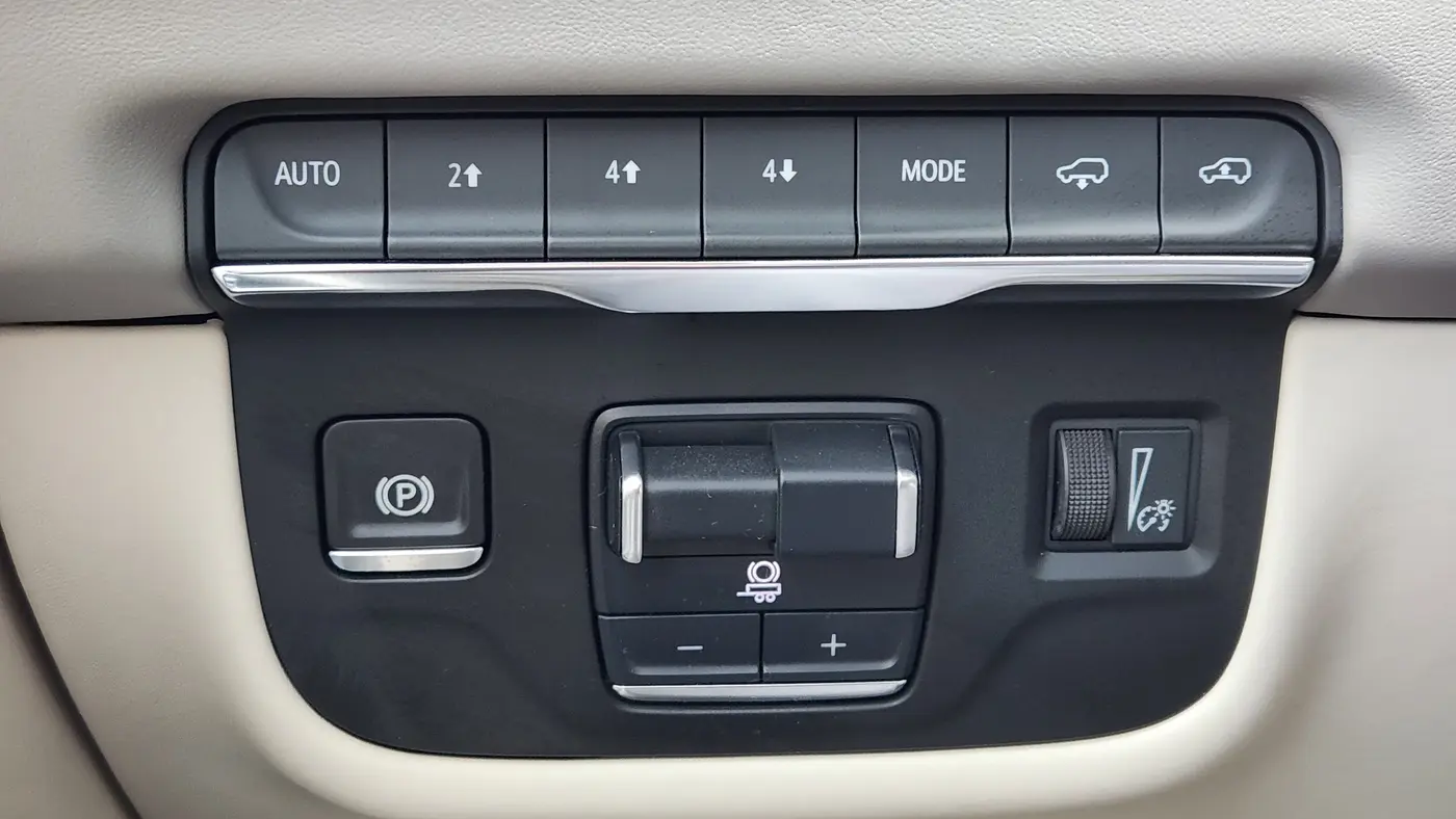 2025 Cadillac Escalade Sport Platinum