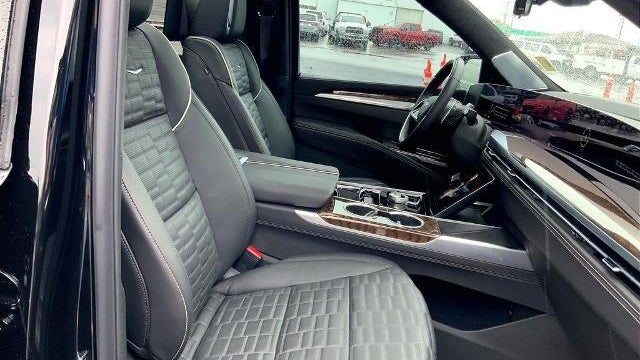 2025 Cadillac Escalade Sport Platinum