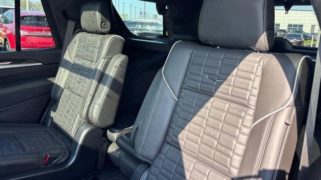 2025 Cadillac Escalade Sport Platinum