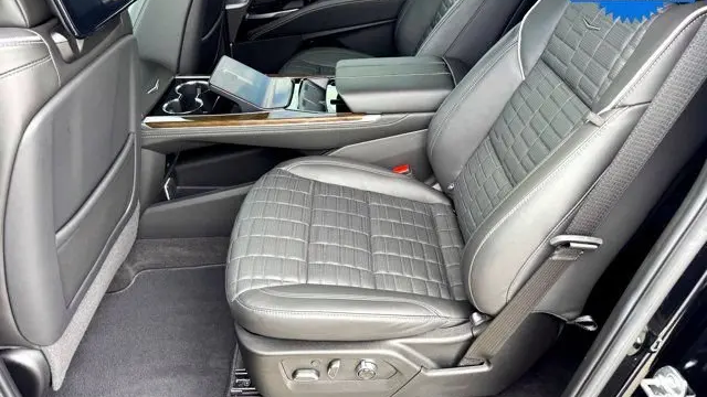 2025 Cadillac Escalade ESV Sport Platinum