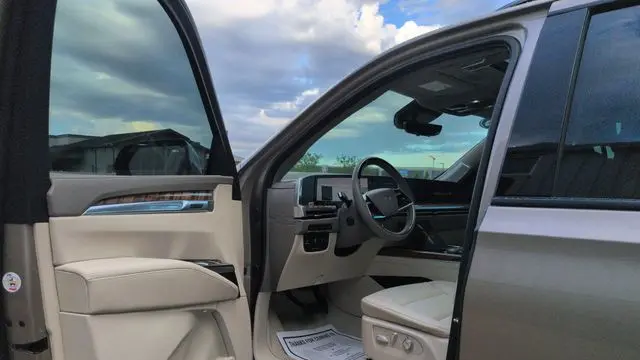 2025 Cadillac Escalade ESV Sport Platinum