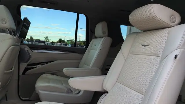 2025 Cadillac Escalade ESV Sport Platinum