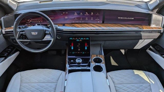 2025 Cadillac Escalade ESV Sport Platinum