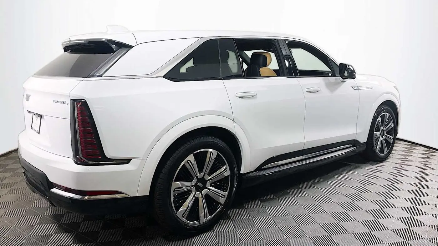 2025 Cadillac Escalade IQ Luxury 2