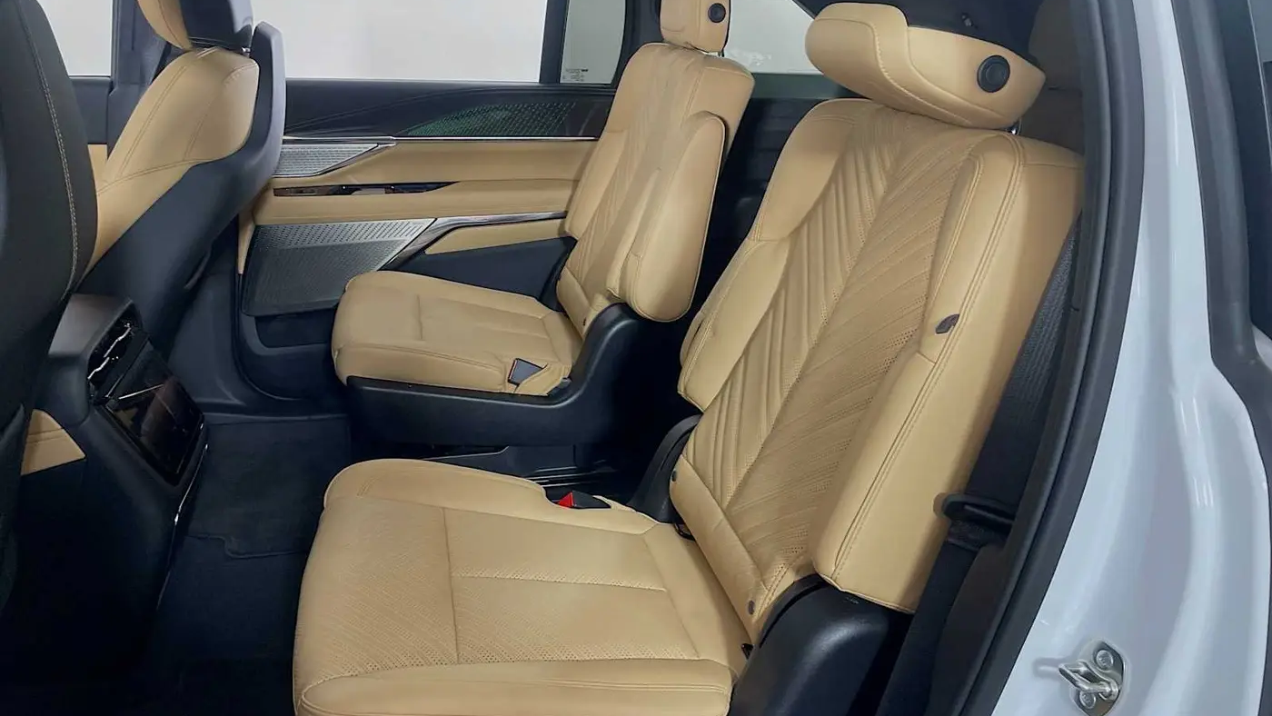 2025 Cadillac Escalade IQ Luxury 2