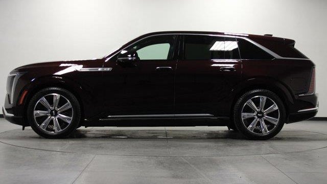 2025 Cadillac Escalade IQ Luxury 2