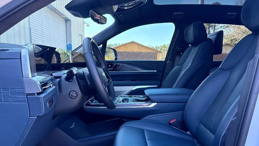 2025 Cadillac Escalade IQ Luxury 2