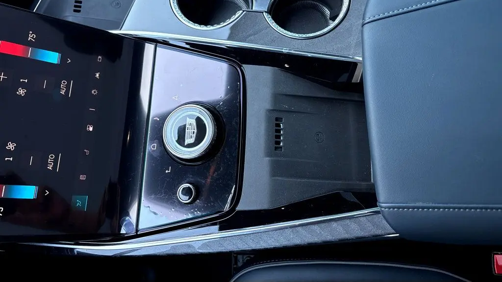2025 Cadillac Escalade IQ Luxury 2