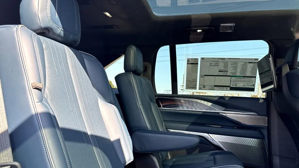2025 Cadillac Escalade IQ Luxury 2