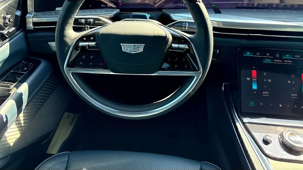 2025 Cadillac Escalade IQ Luxury 2