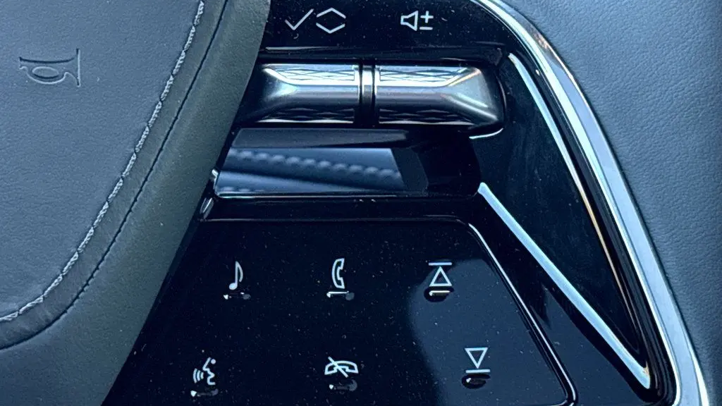 2025 Cadillac Escalade IQ Luxury 2