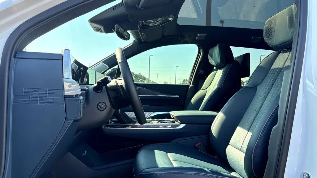 2025 Cadillac Escalade IQ Luxury 2
