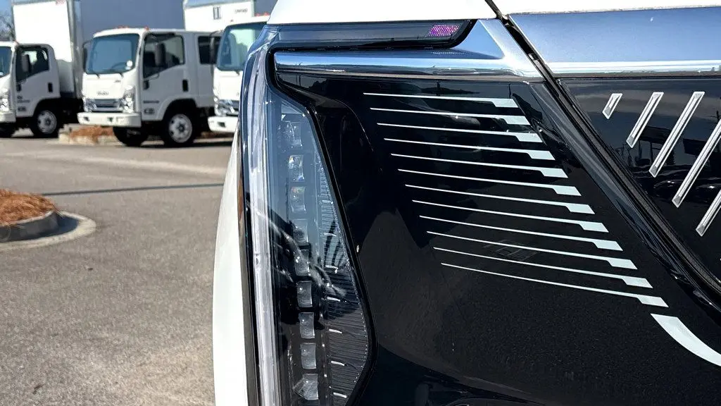 2025 Cadillac Escalade IQ Luxury 2