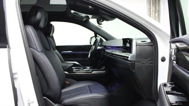 2025 Cadillac Escalade IQ Sport 1