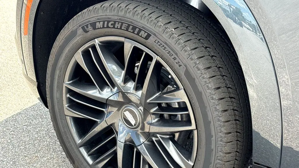 2025 Cadillac Escalade IQ Sport 1
