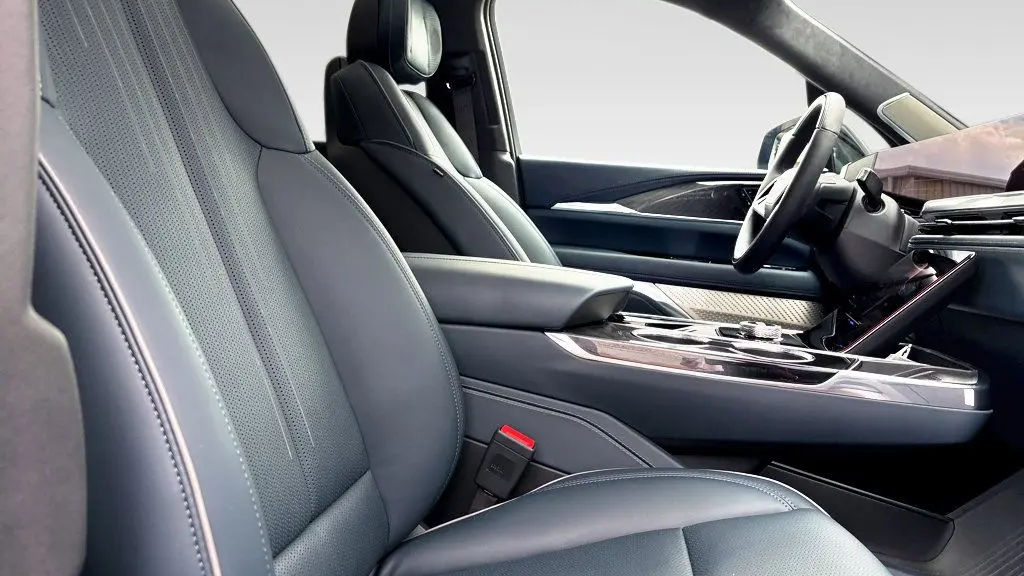 2025 Cadillac Escalade IQ Sport 2