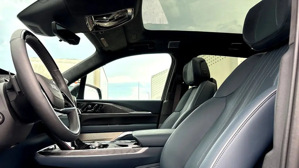 2025 Cadillac Escalade IQ Sport 2