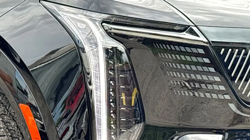2025 Cadillac Escalade IQ Sport 2