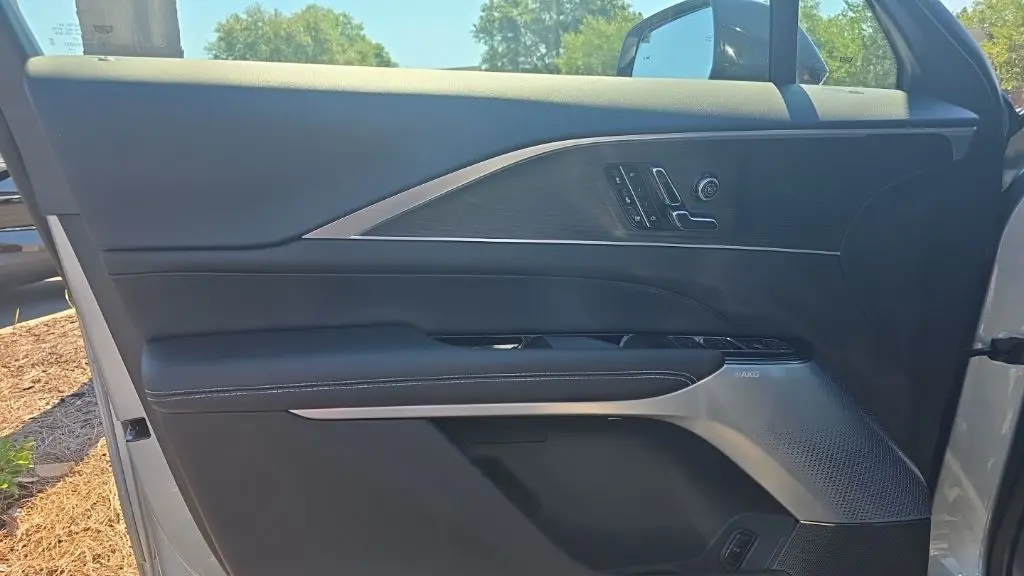 2026 Cadillac LYRIQ-V Base