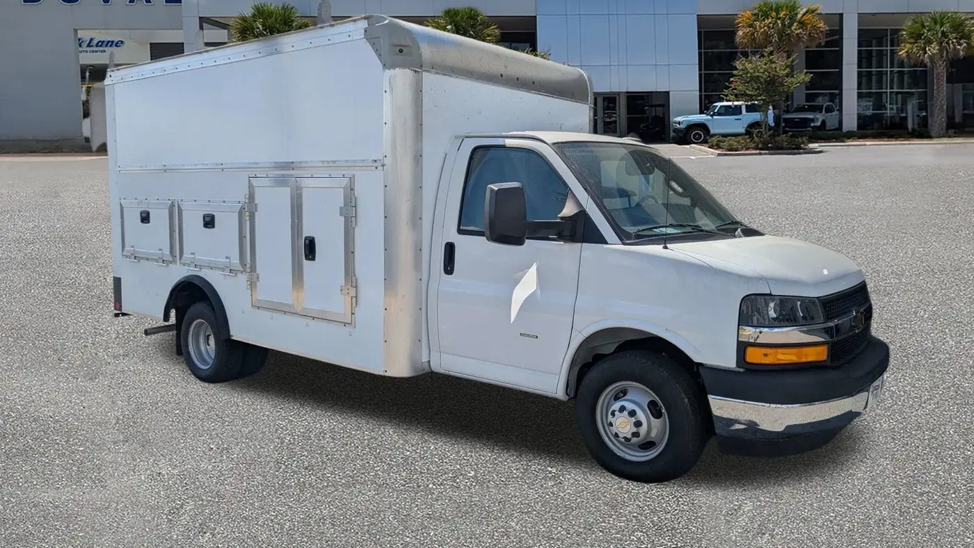 2022 Chevrolet Express 3500