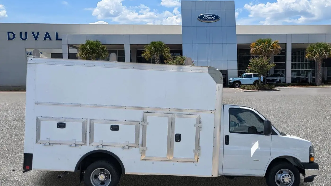 2022 Chevrolet Express 3500